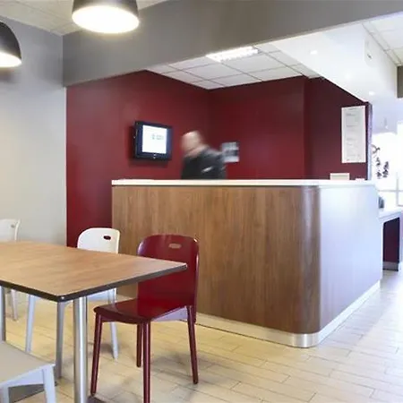 Hotel Campanile Centre 3*