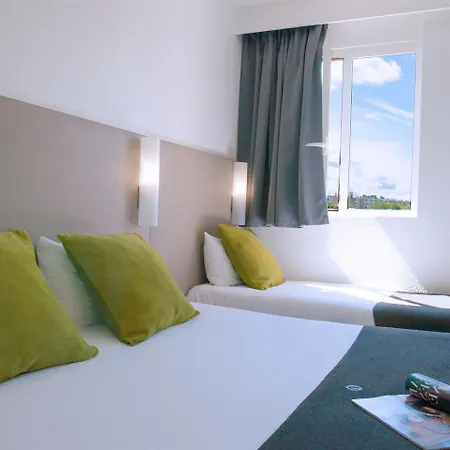 Campanile Centre Отель Кретей