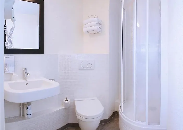 Hotel Campanile Centre 3*